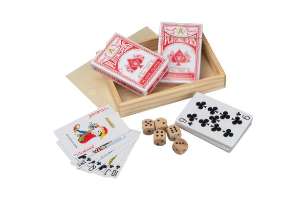 Spielkarten-in-Holzbox-mit-Wuerfel-beige